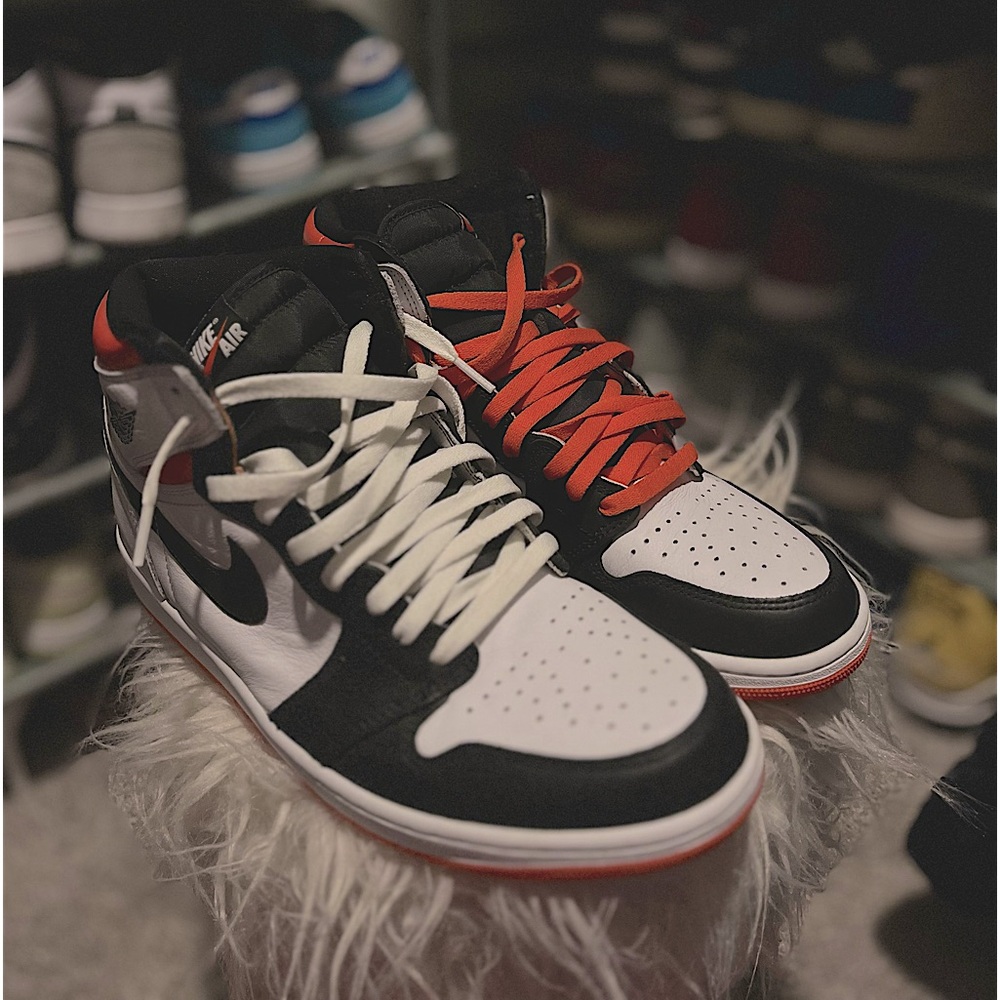 Electro Orange Jordan 1’s Hightop